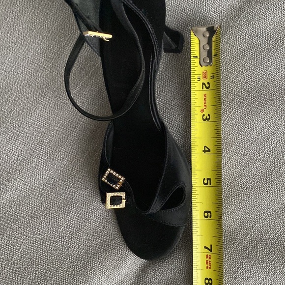 Gorgeous 3-inch heel, black satin shoes that are beautiful for many occasions. - Picture 10 of 12